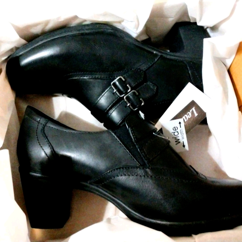 Thom McAn Women's size 9W